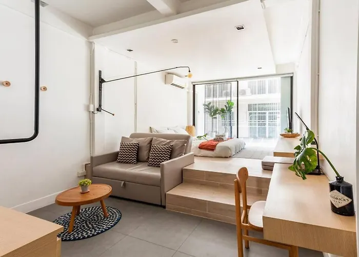 別墅 Miq_5br/silom Bts,mrt/wifi 1000mb/jacuzzi/16pax 曼谷